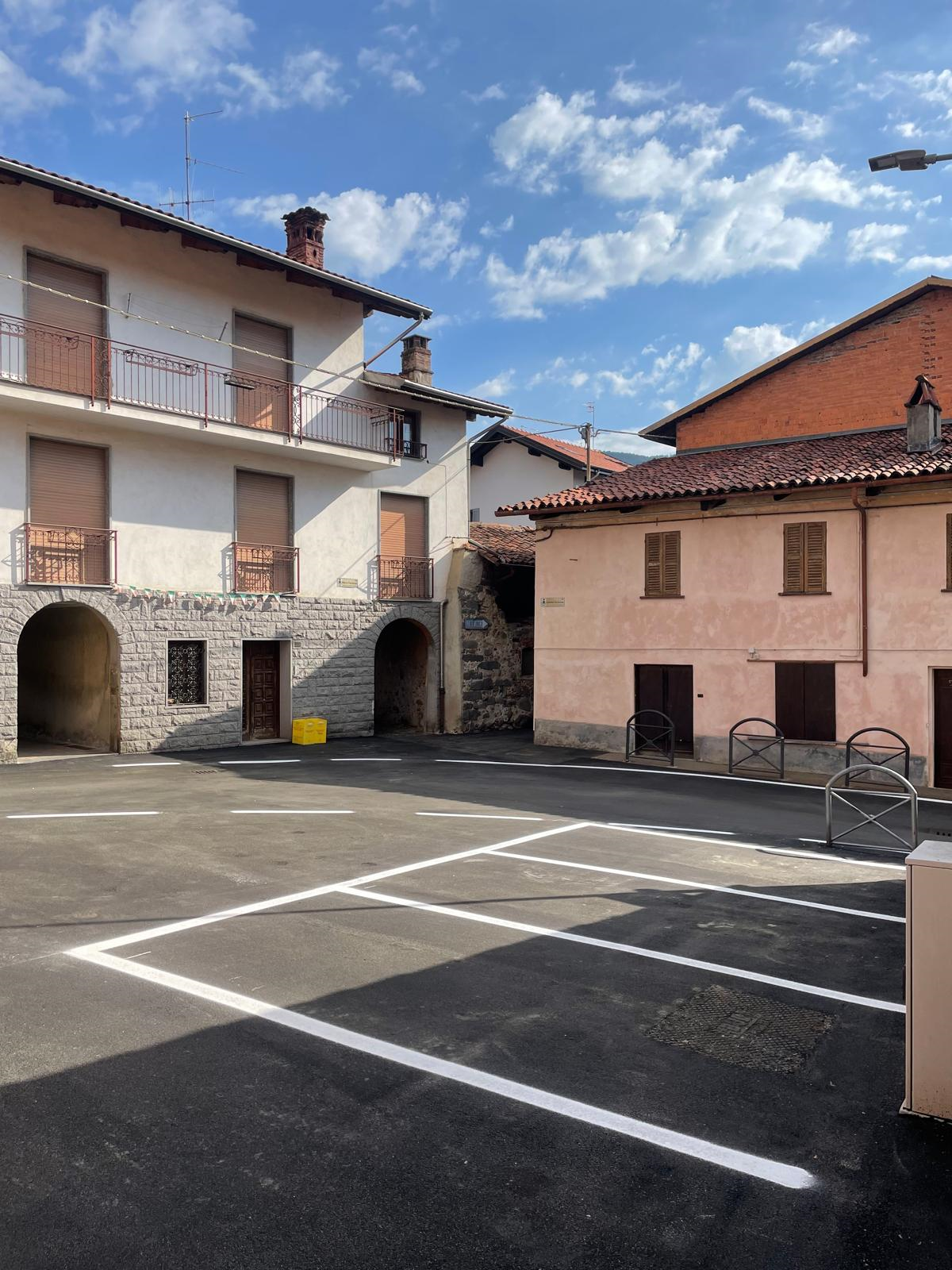 Parcheggio piazzetta Ghisalberti